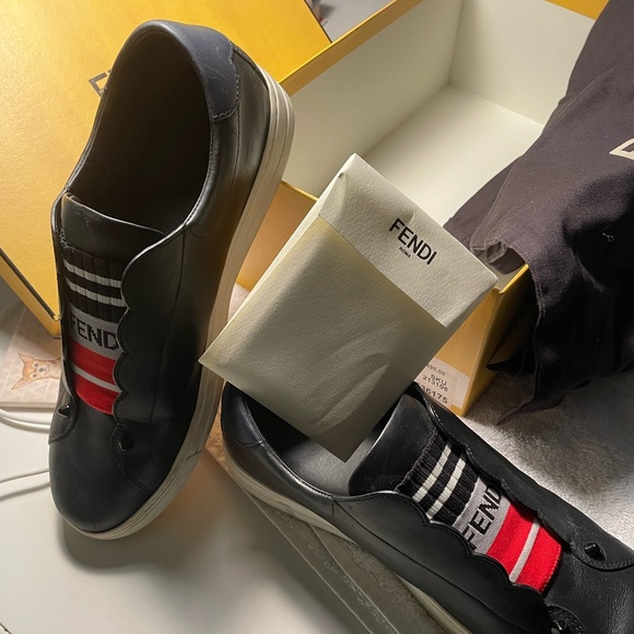 Authentic Fendi Donna Sneakers  Excellent used condition Women’s Size 40